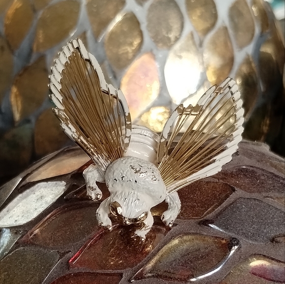 Vintage Monet Bumble Bee/Insect Brooch - Picture 4 of 15